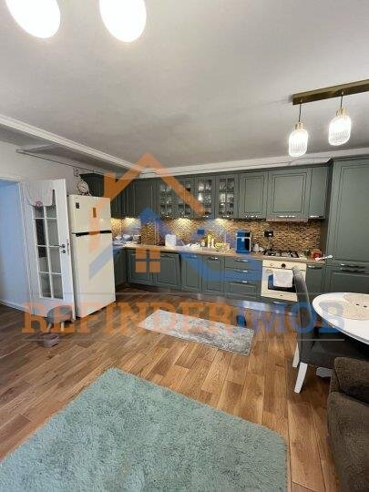 Militari - Gorjului  Apartament 3 camere  Decomandat - 76 mp  Loc Parcare - curte 25 mp
